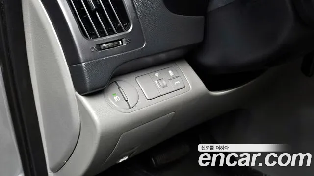 Hyundai Starex 2016 — фото 17
