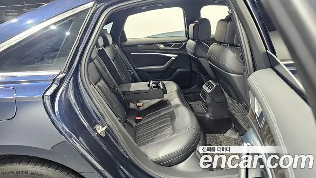 Audi A6 2022 — фото 11