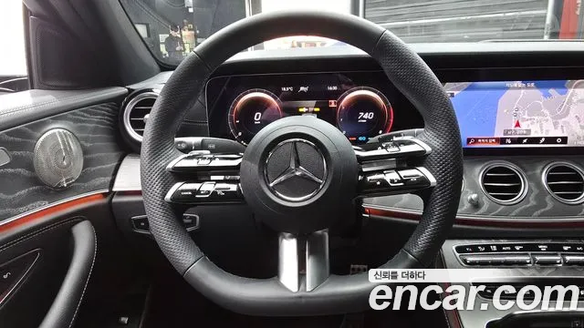 Mercedes-Benz E-Class 2022 — фото 13