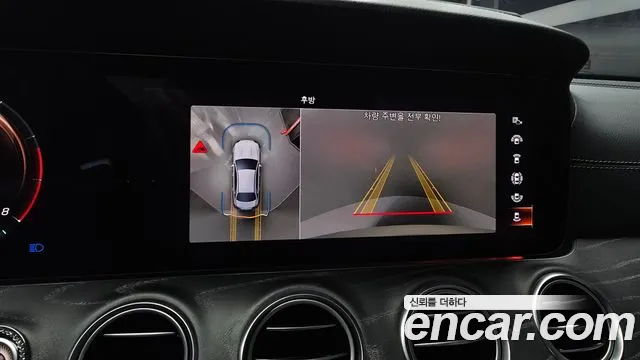 Mercedes-Benz E-Class 2022 — фото 15
