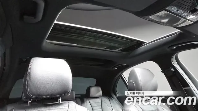 Mercedes-Benz E-Class 2022 — фото 19