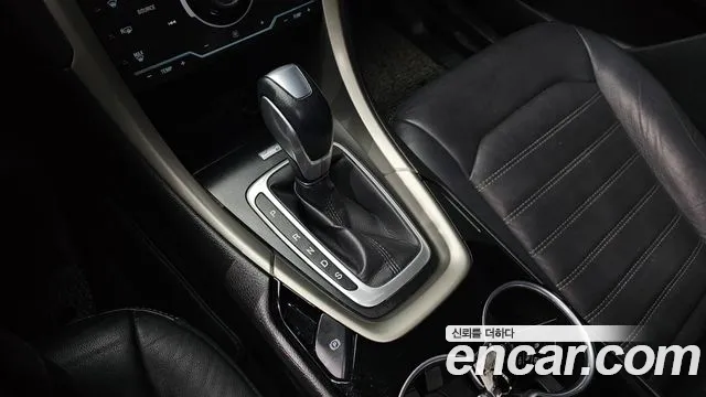 Ford Fusion 2015 — фото 9