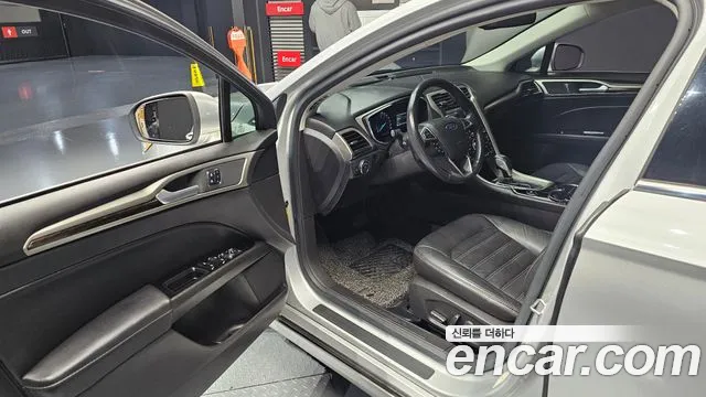 Ford Fusion 2015 — фото 11
