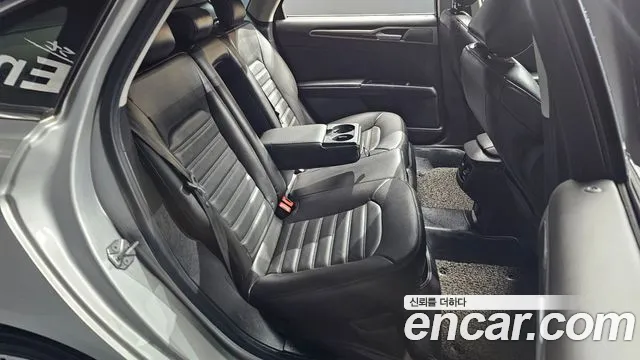 Ford Fusion 2015 — фото 12