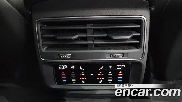 Audi Q7 2021 — фото 19