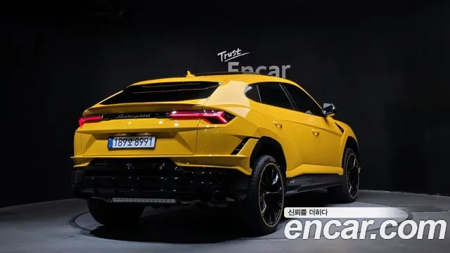 Lamborghini Urus 2024 — фото 2