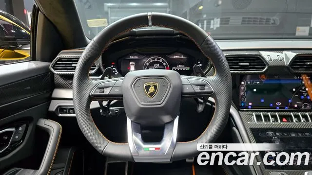 Lamborghini Urus 2024 — фото 13