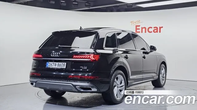 Audi Q7 2022 — фото 2