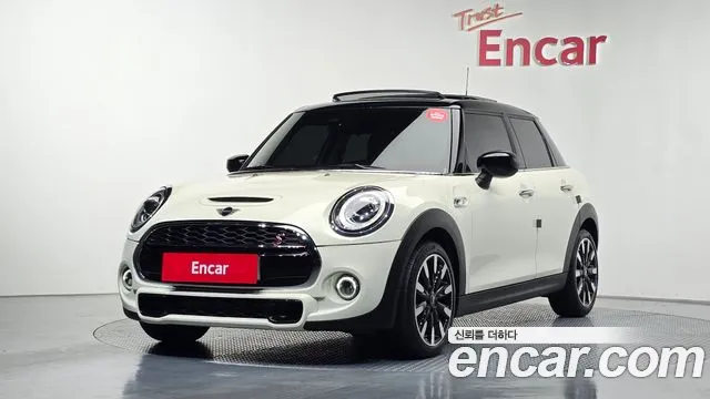 Mini Cooper 2020 — фото 20