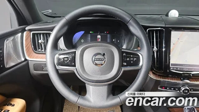 Volvo XC60 2024 — фото 14