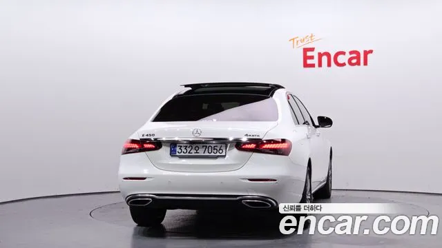 Mercedes-Benz E-Class 2021 — фото 4