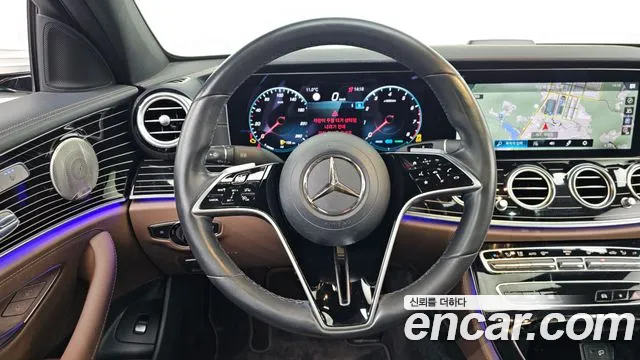 Mercedes-Benz E-Class 2021 — фото 13