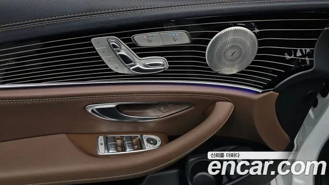 Mercedes-Benz E-Class 2021 — фото 19