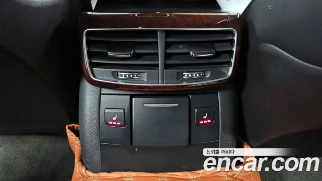 Audi A8 2012 — фото 18