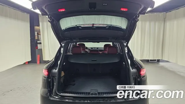 Porsche Cayenne 2021 — фото 20