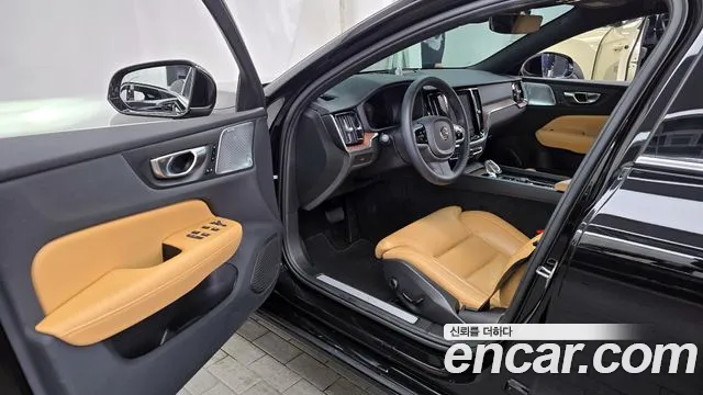 Volvo S60 2023 — фото 10