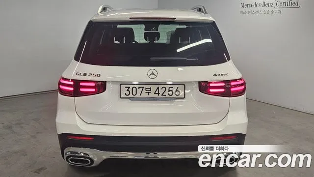 Mercedes-Benz GLB-Class 2025 — фото 4