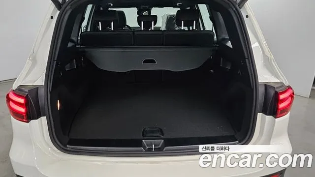 Mercedes-Benz GLB-Class 2025 — фото 16
