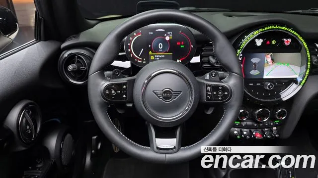 Mini Cooper Convertible 2022 — фото 13