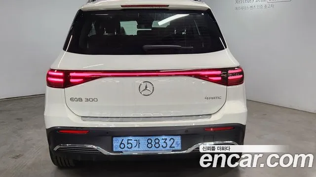 Mercedes-Benz EQB 2026 — фото 4