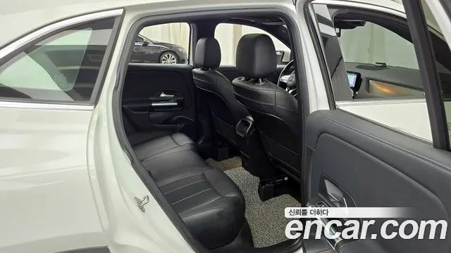 Mercedes-Benz GLA-Class 2021 — фото 12