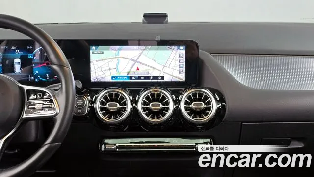 Mercedes-Benz GLA-Class 2021 — фото 14