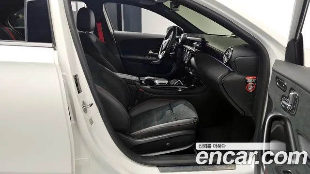 Mercedes-Benz A-Class 2023 — фото 11