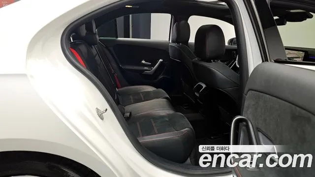 Mercedes-Benz A-Class 2023 — фото 12