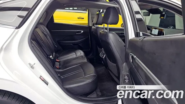 Hyundai Sonata 2022 — фото 12