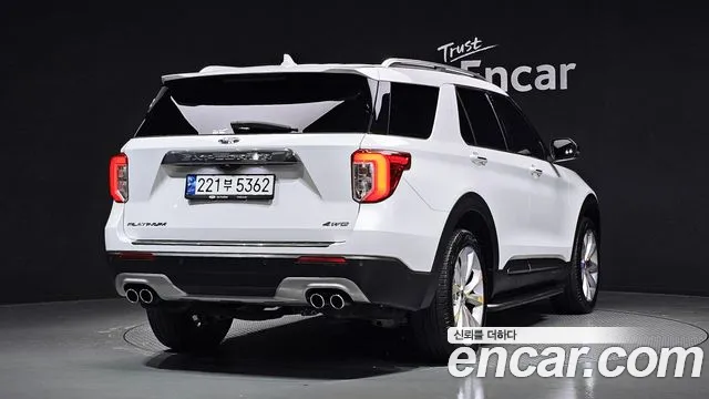 Ford Explorer 2022 — фото 3