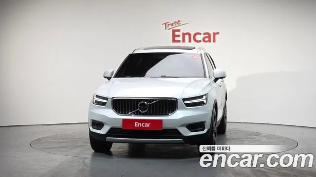 Volvo XC40 2021 — фото 3
