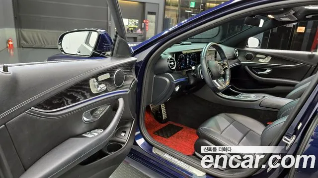 Mercedes-Benz E-Class 2021 — фото 11