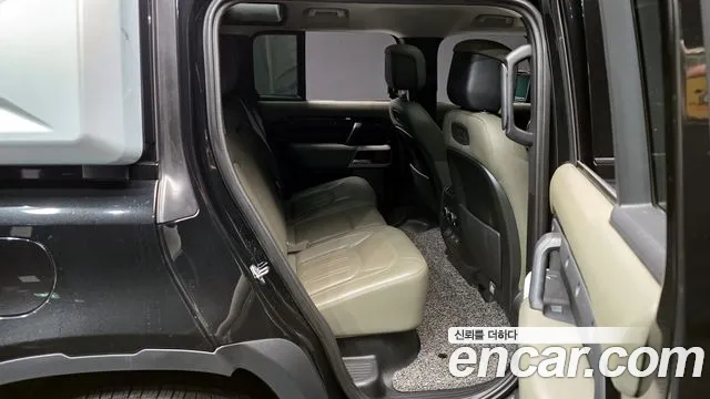 Land Rover Defender 2022 — фото 12