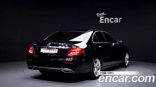 Mercedes-Benz E-Class 2017 — фото 2