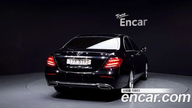 Mercedes-Benz E-Class 2017 — фото 4