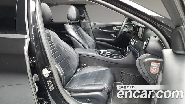 Mercedes-Benz E-Class 2017 — фото 11