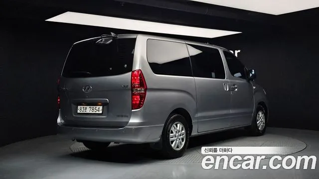 Hyundai Starex 2017 — фото 2