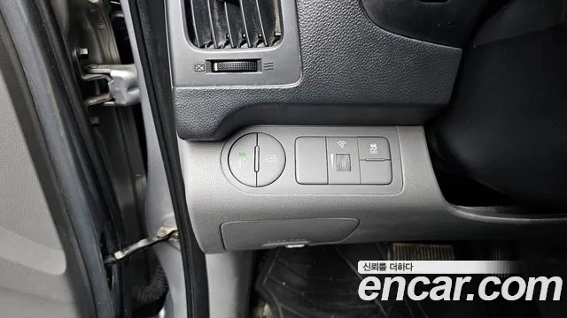 Hyundai Starex 2017 — фото 15