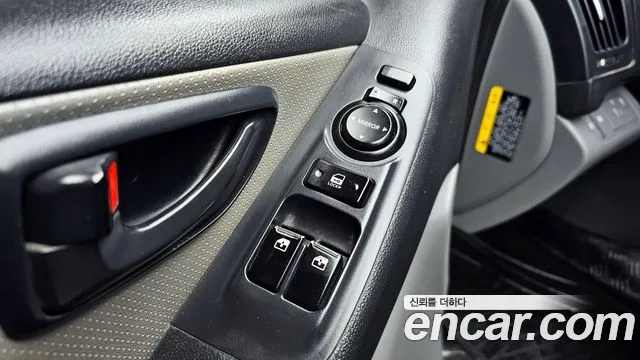 Hyundai Starex 2017 — фото 17