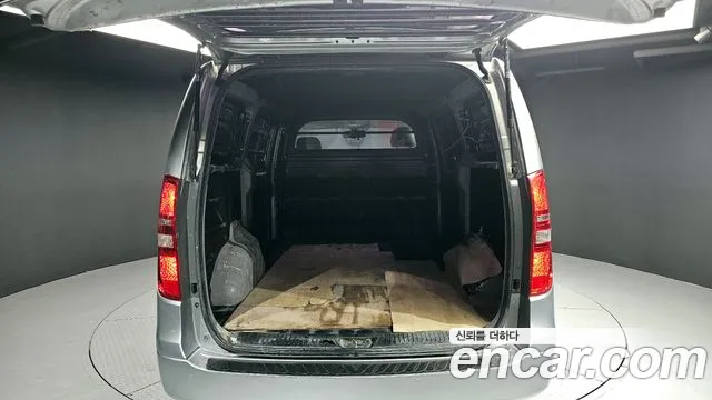 Hyundai Starex 2017 — фото 20