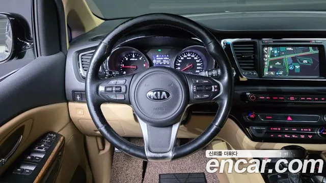 Kia Canival 2016 — фото 12