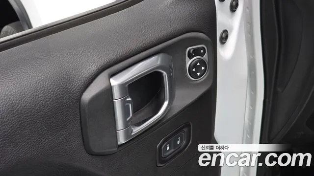 Jeep Wrangler 2019 — фото 17