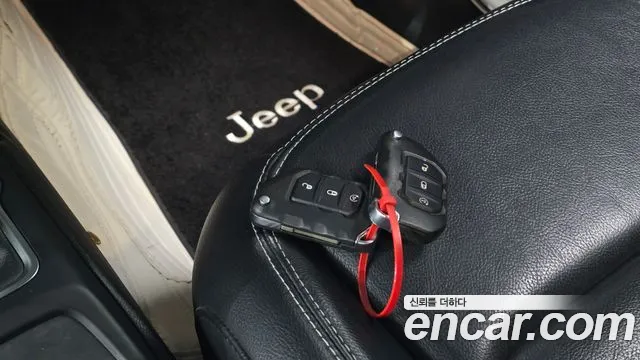 Jeep Wrangler 2019 — фото 19
