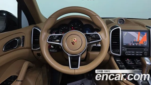 Porsche Cayenne 2017 — фото 13