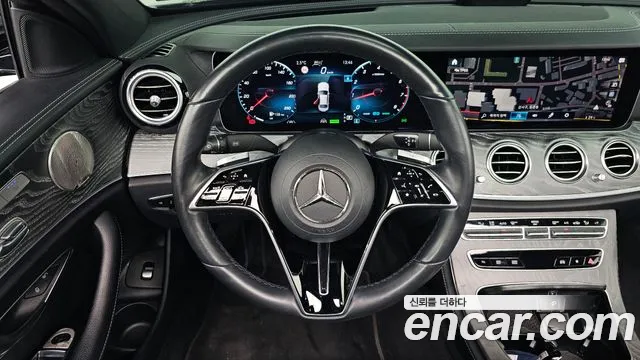 Mercedes-Benz E-Class 2022 — фото 13