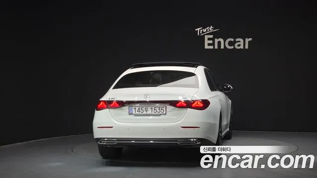 Mercedes-Benz E-Class 2025 — фото 4