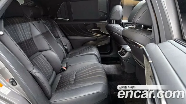 Lexus LS 2021 — фото 12