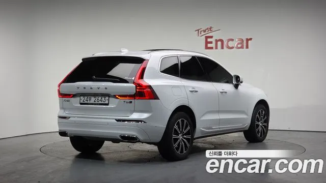 Volvo XC60 2019 — фото 2