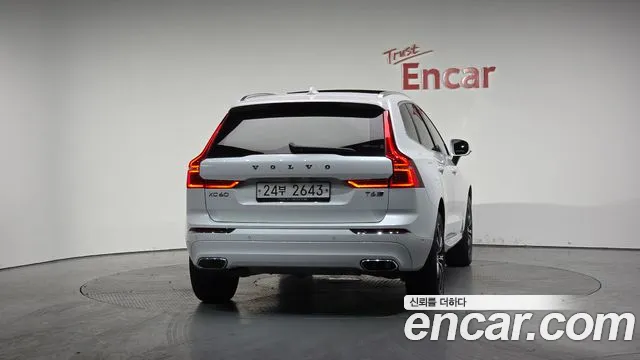 Volvo XC60 2019 — фото 4