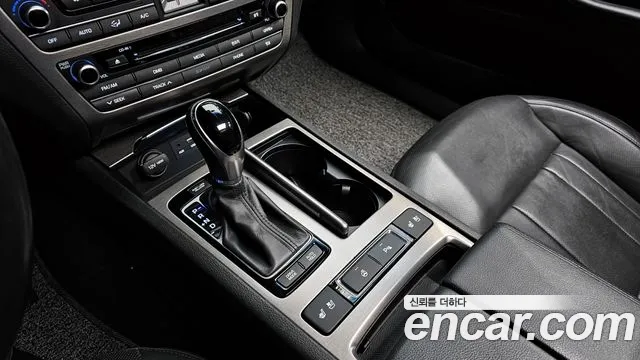 Hyundai Genesis 2016 — фото 9
